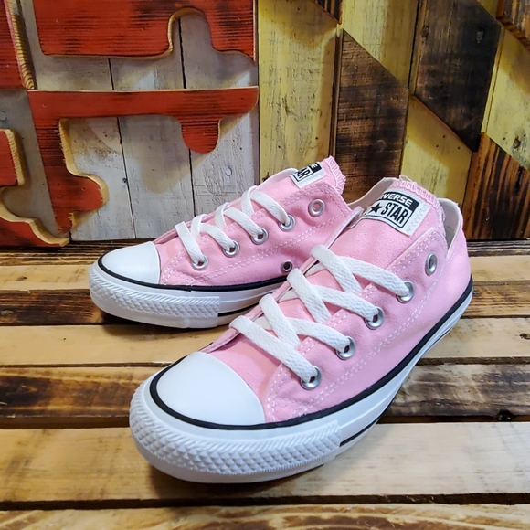 Converse Shoes - Converse Allstars Womens Size 6